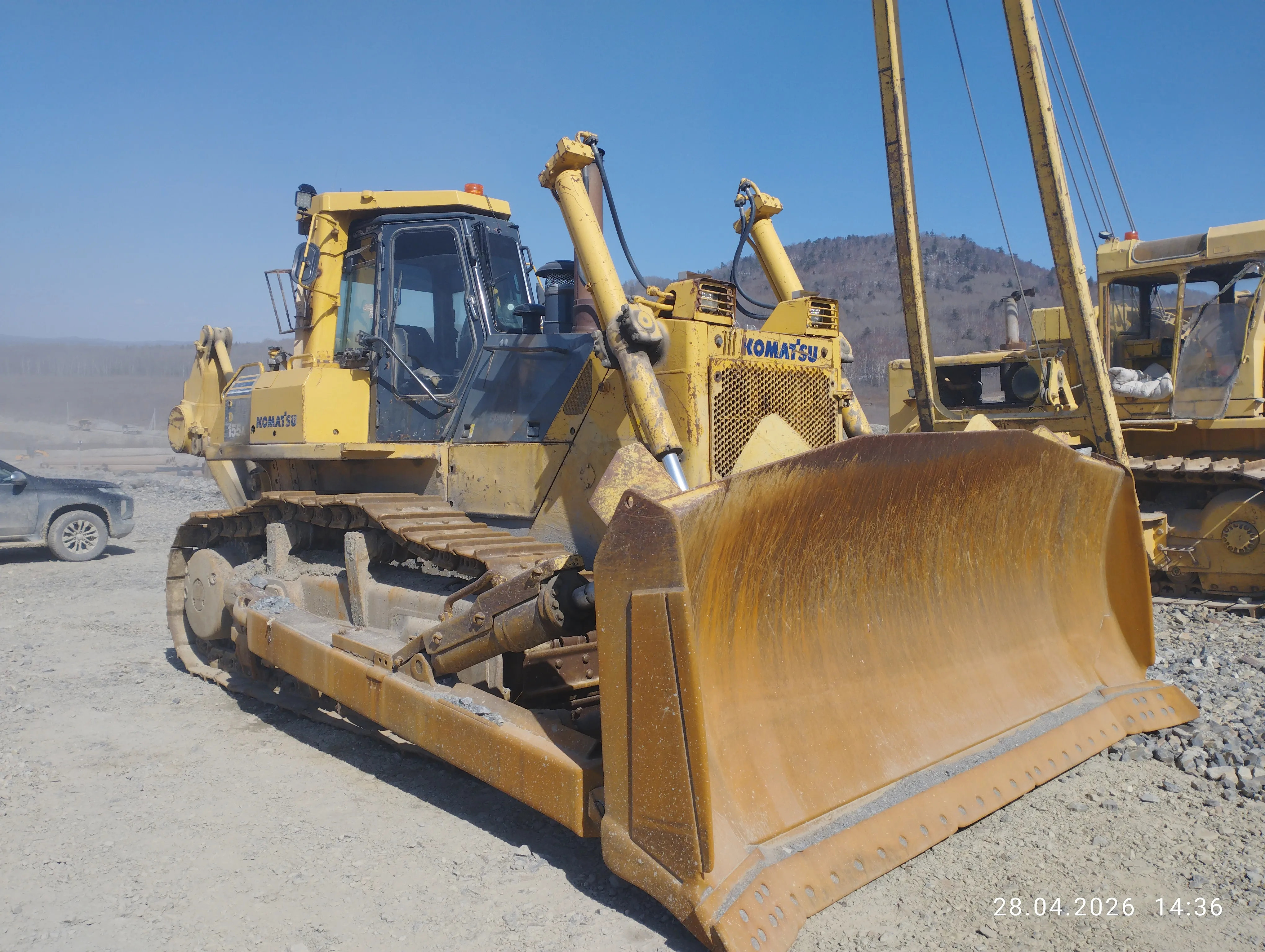 Бульдозер Komatsu 155A — фото