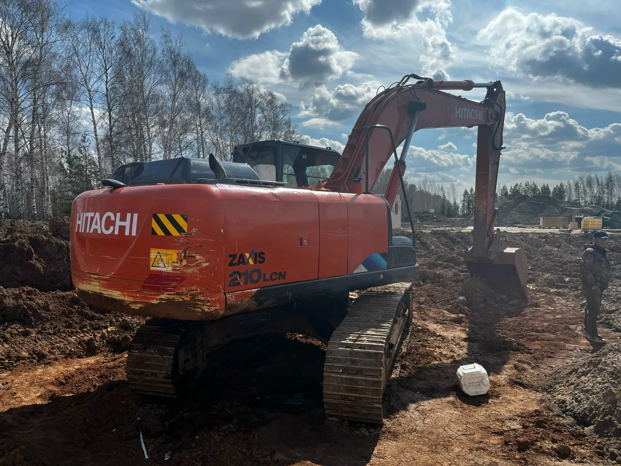 Экскаватор HITACHI ZX210LCN5А — фото